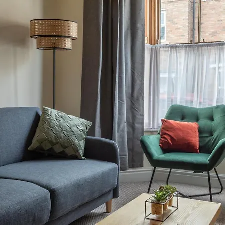 Milton Stays: Cosy Centre House With Garden And Parking Holiday home